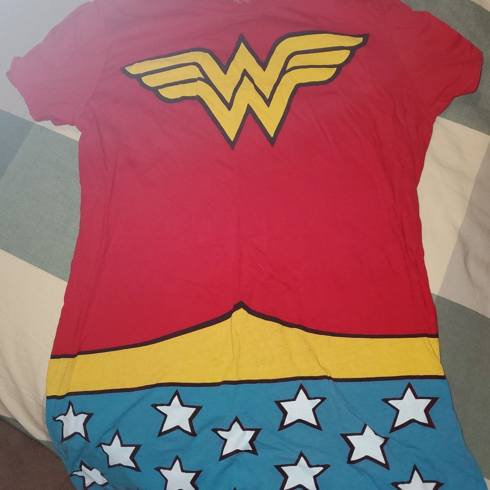 DC Wonderwoman tee